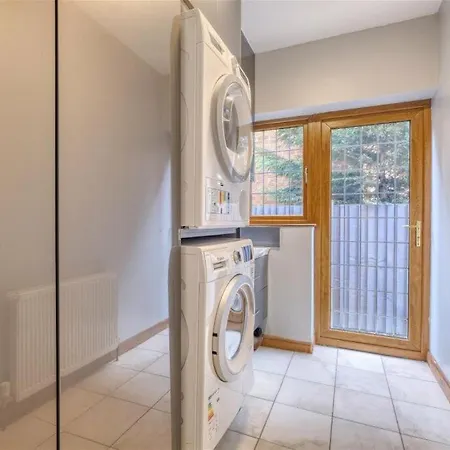 Premium 4br Family W/ Garden Annex And Gym Casa vacanze