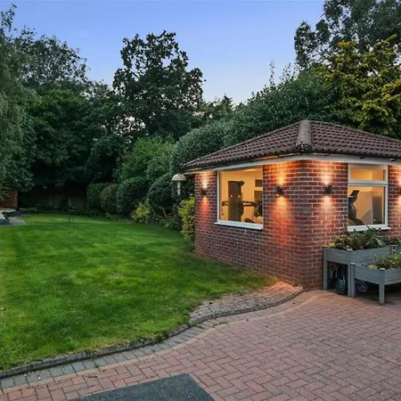 Premium 4br Family W/ Garden Annex And Gym Birmingham