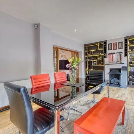 Premium 4br Family W/ Garden Annex And Gym *