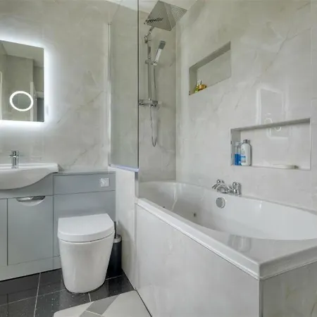 Premium 4br Family W/ Garden Annex And Gym Casa vacanze